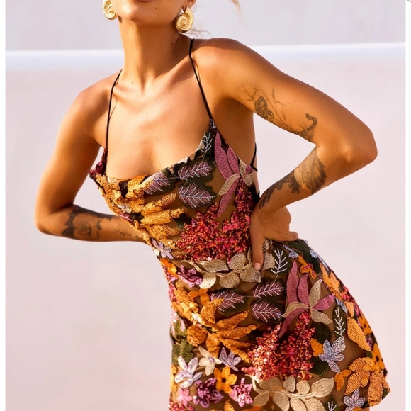 Dress - Picture 4 of 4